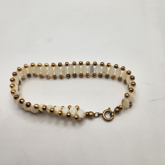 Elegant Gold and Cream Beaded Bracelet - Picture 7 of 10